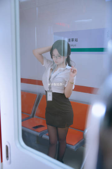 008rxnVQgy1i2jp3xhsafj347s6bkx6y.jpg